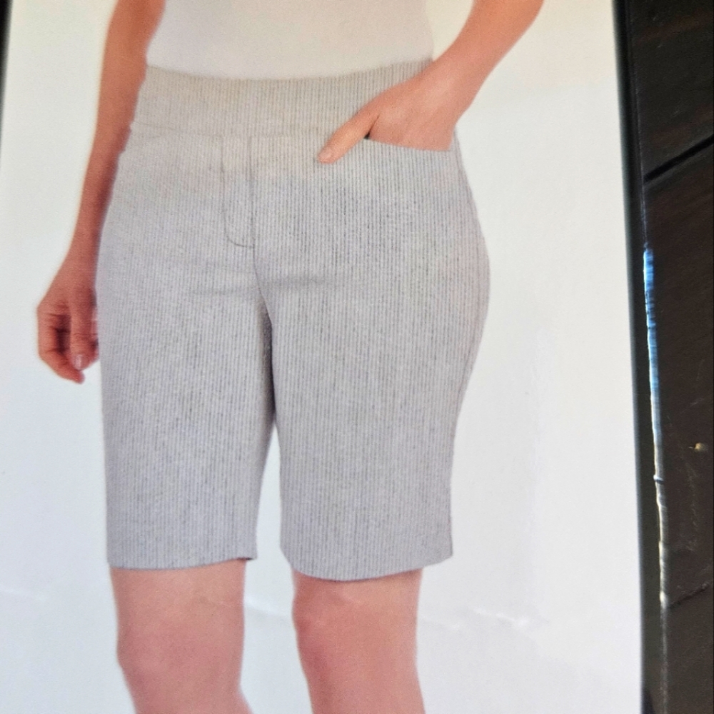 Hilary Radley,NWT, Women Bermuda Shorts, Large , Striped Mid Rise